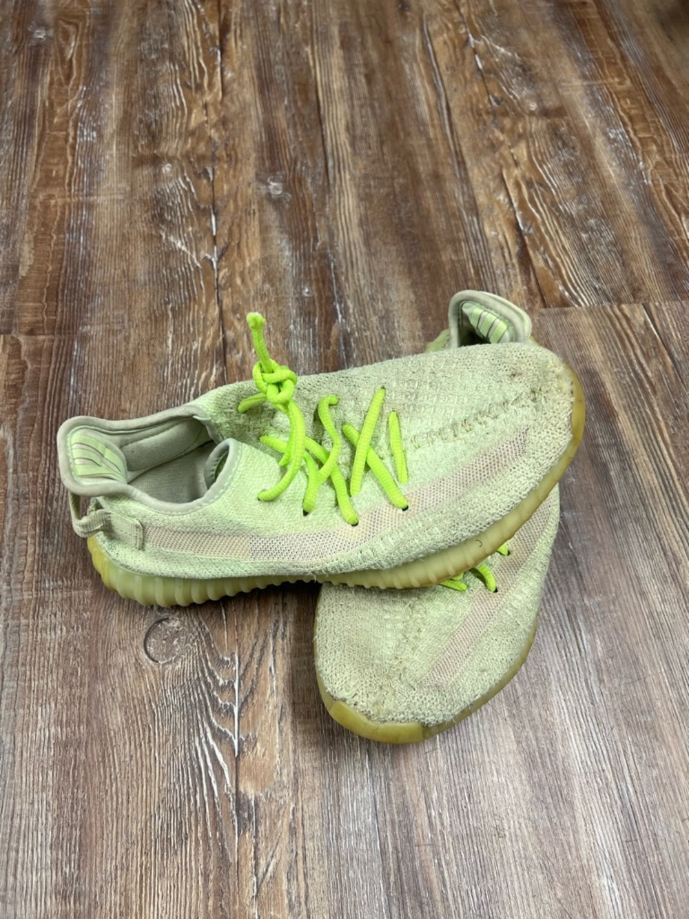 Yeezy lime green trainers Size US 6